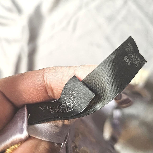 Victoria's Secret Push Up Bra 34B - Designer Collection - Picture 2 of 6